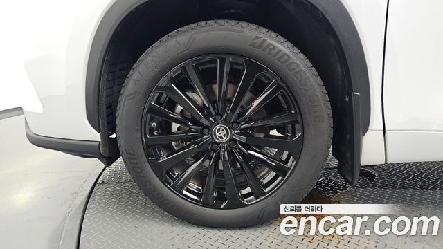 Toyota Highlander (IV) 2.5 4WD Limited 2024 — фото 5