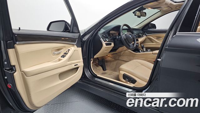 BMW 5 Series (F10) 520d xDrive Luxury 2014 — фото 10