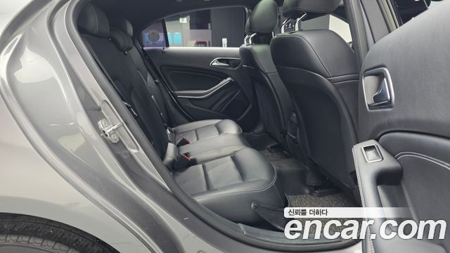 Mercedes-Benz A-Class (W176) A200 2016 — фото 16