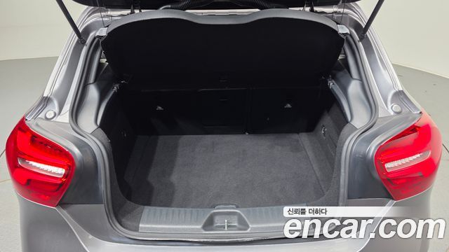 Mercedes-Benz A-Class (W176) A200 2016 — фото 24