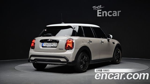 MINI Cooper 5Door Classic Third Generation 2024 — фото 2