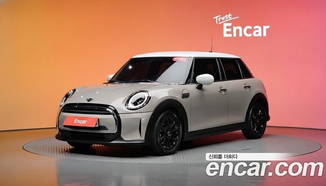 MINI Cooper 5Door Classic Third Generation 2024 — фото 1