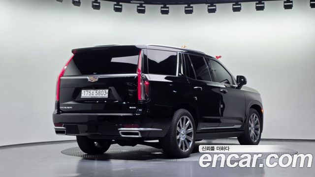Cadillac Escalade (V) 6.2 Premium Luxury Platinum 2021 — фото 2