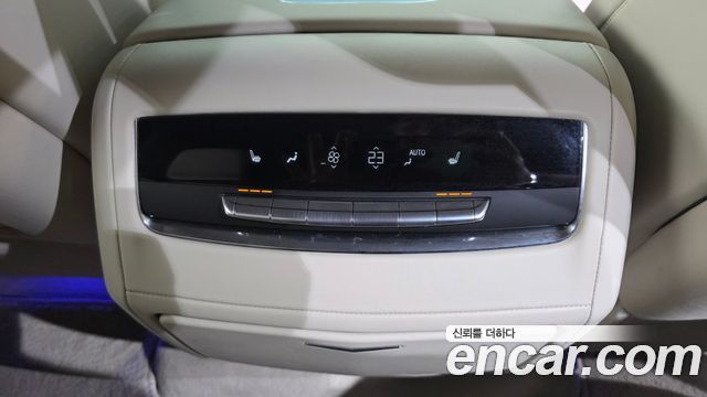 Cadillac Escalade (V) 6.2 Premium Luxury Platinum 2021 — фото 23