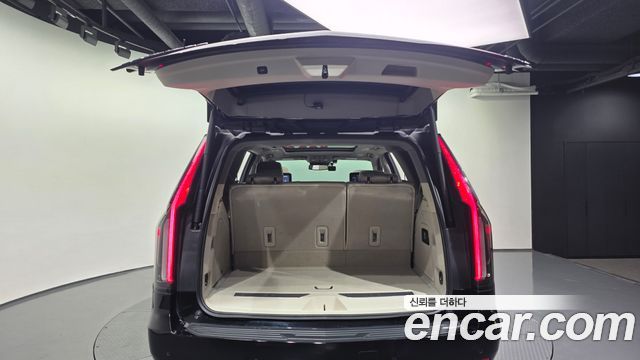Cadillac Escalade (V) 6.2 Premium Luxury Platinum 2021 — фото 24