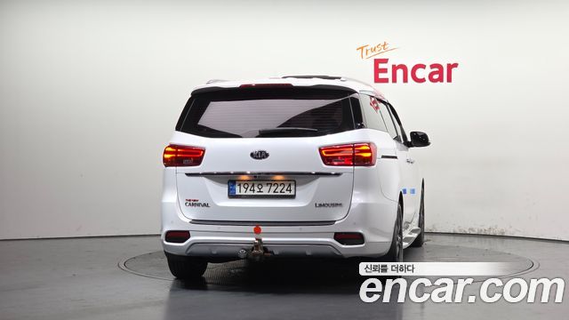 Kia Carnival 9-Seater Noblesse Special 2019 — фото 4