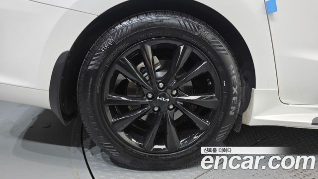 Kia Carnival 9-Seater Noblesse Special 2019 — фото 5