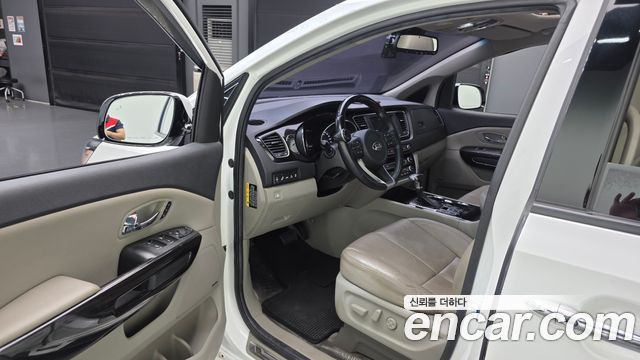 Kia Carnival 9-Seater Noblesse Special 2019 — фото 10