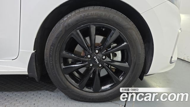Kia Carnival 9-Seater Noblesse Special 2019 — фото 21