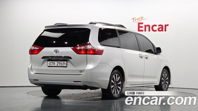 Toyota Sienna 3.5 AWD 2018 — фото 2