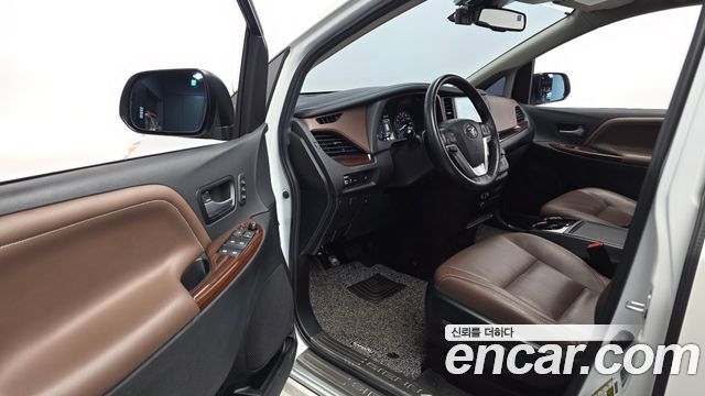 Toyota Sienna 3.5 AWD 2018 — фото 10