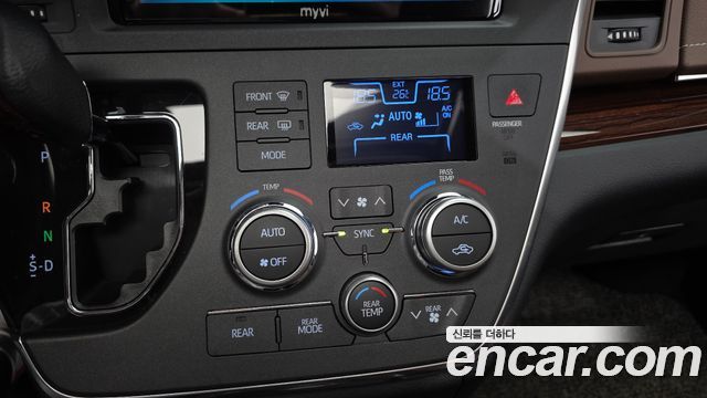 Toyota Sienna 3.5 AWD 2018 — фото 18