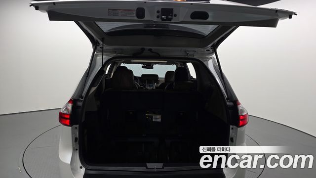 Toyota Sienna 3.5 AWD 2018 — фото 27