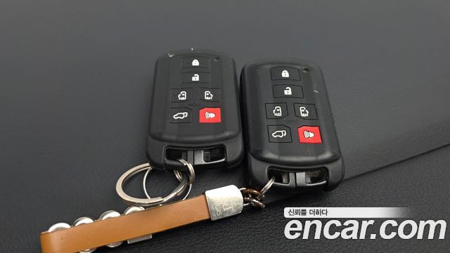 Toyota Sienna 3.5 AWD 2018 — фото 32