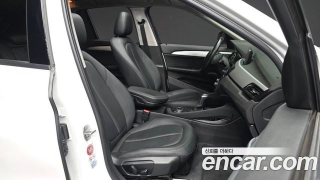BMW X1 (F48) xDrive 20d 2016 — фото 11