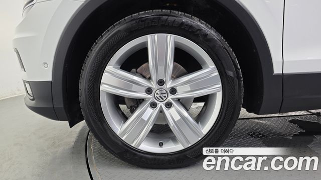 Volkswagen Tiguan (II) 2.0 TDI 4Motion Prestige 2020 — фото 5