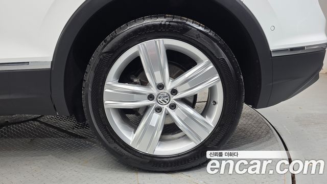 Volkswagen Tiguan (II) 2.0 TDI 4Motion Prestige 2020 — фото 27
