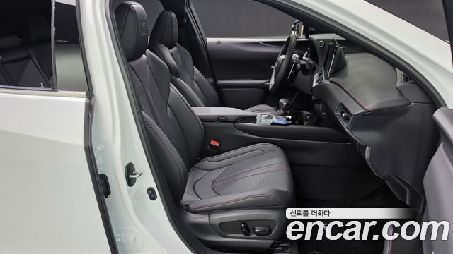 Lexus UX250h 2.0 F-Sport 2WD 2024 — фото 26