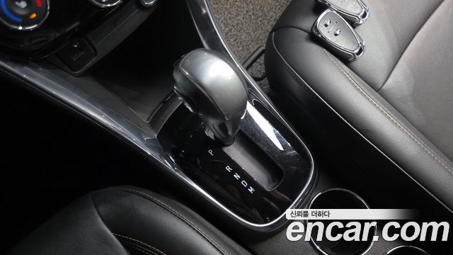 Chevrolet Trax 1.4 Red Line Premier 2019 — фото 9