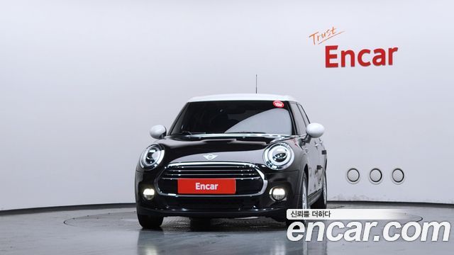 MINI Cooper 5Door Standard 3rd 2019 — фото 3