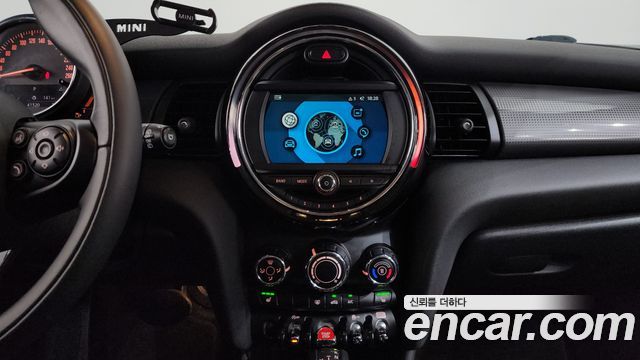 MINI Cooper 5Door Standard 3rd 2019 — фото 13