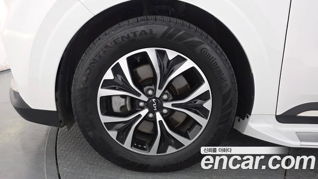 Kia Carnival (IV) Gasoline 9-Seater Signature 2023 — фото 5