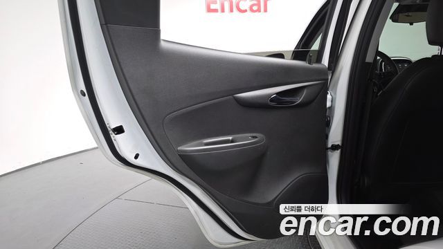 Chevrolet Spark Premier 2022 — фото 25