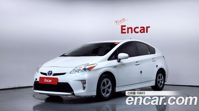 Toyota Prius 1.8 E 2013 — фото 1