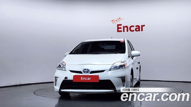 Toyota Prius 1.8 E 2013 — фото 3