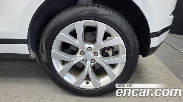 Land Rover Range Rover Evoque (II) P250 SE 2023 — фото 21