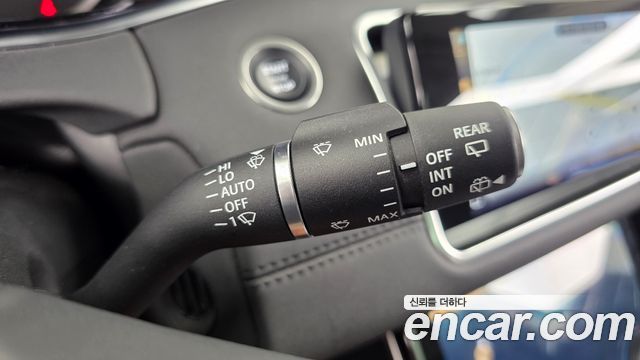 Land Rover Range Rover Evoque (II) P250 SE 2023 — фото 28