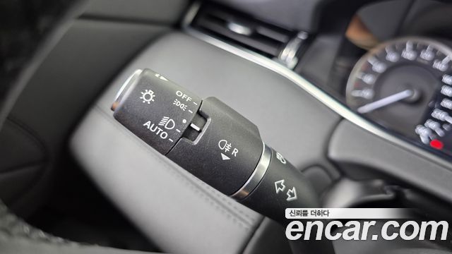 Land Rover Range Rover Evoque (II) P250 SE 2023 — фото 30