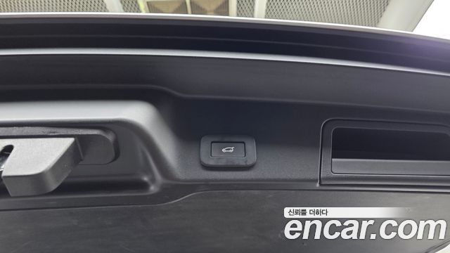 Land Rover Range Rover Evoque (II) P250 SE 2023 — фото 31