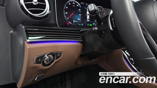 Mercedes-Benz E-Class (W213) E450 4MATIC Exclusive 2021 — фото 31