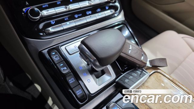 Genesis EQ900 3.8 GDI AWD Premium Luxury 2016 — фото 9
