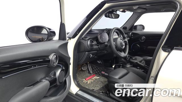 MINI Cooper S 5Door Classic Third Generation 2022 — фото 10