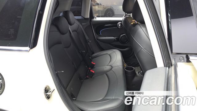 MINI Cooper S 5Door Classic Third Generation 2022 — фото 12