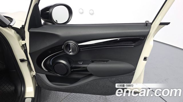 MINI Cooper S 5Door Classic Third Generation 2022 — фото 24