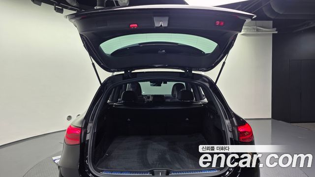 Mercedes-Benz GLC-Class (X254) GLC300 4MATIC AMG Line 2023 — фото 20