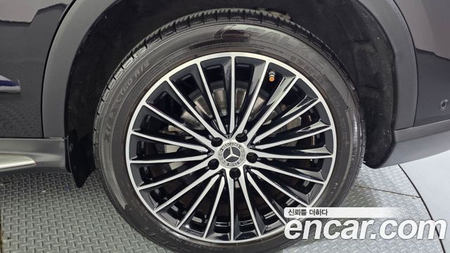 Mercedes-Benz GLC-Class (X254) GLC300 4MATIC AMG Line 2023 — фото 21