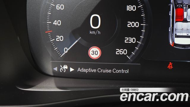 Volvo XC40 B4 Inscription 2021 — фото 31