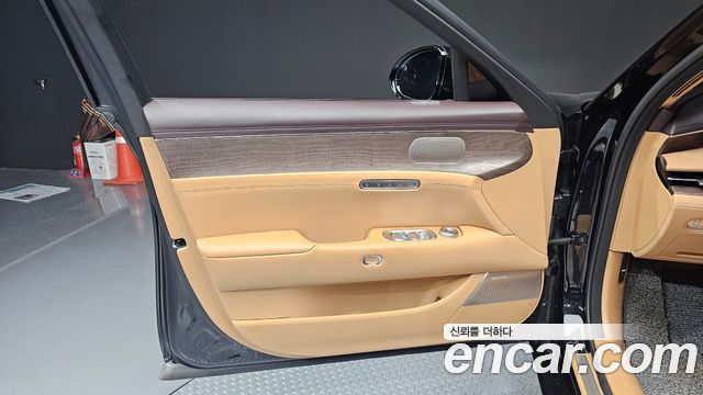 Genesis G90 (RS4) Gasoline 3.5 Turbo e-S/C AWD 2023 — фото 24