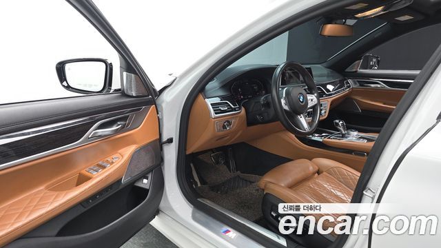 BMW 7 Series (G11) 740i M Sport 2020 — фото 10