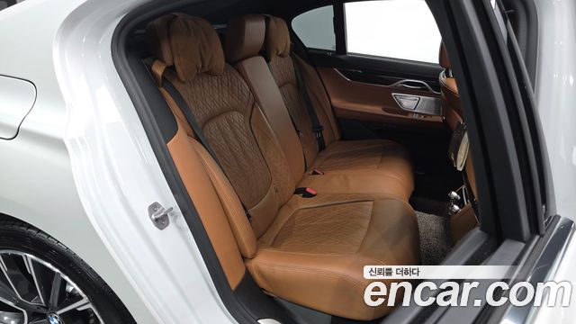 BMW 7 Series (G11) 740i M Sport 2020 — фото 12