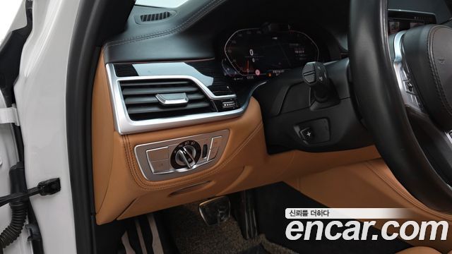 BMW 7 Series (G11) 740i M Sport 2020 — фото 13
