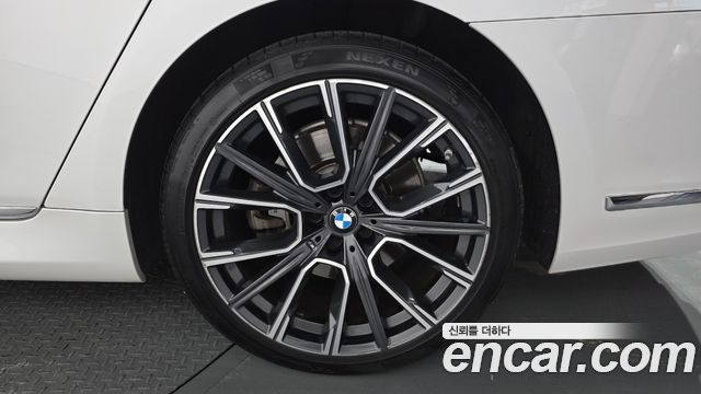 BMW 7 Series (G11) 740i M Sport 2020 — фото 21