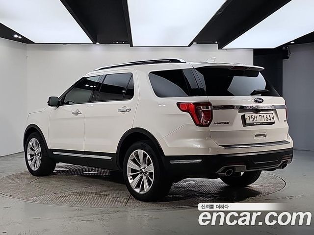 Ford Explorer 2.3 Limited 4WD 5th 2019 — фото 3