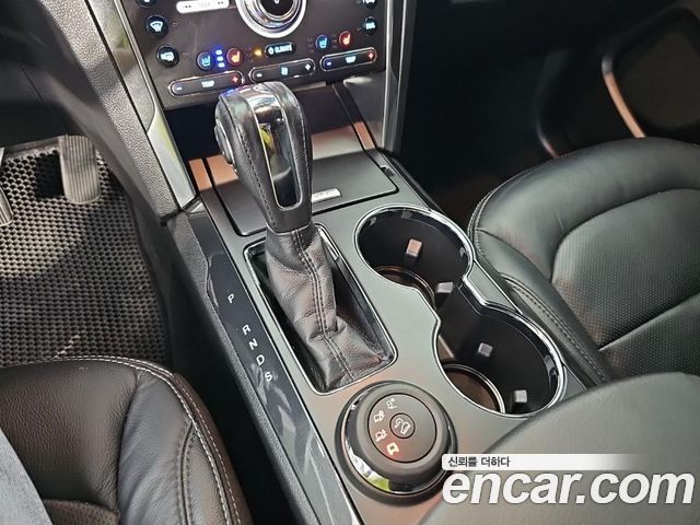 Ford Explorer 2.3 Limited 4WD 5th 2019 — фото 8