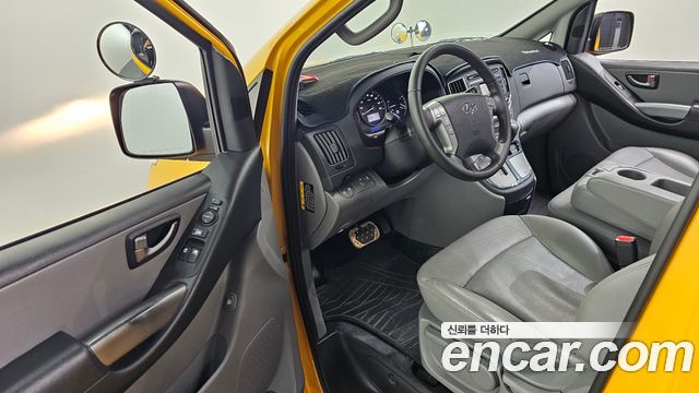 Hyundai Grand Starex School Bus 2019 — фото 10