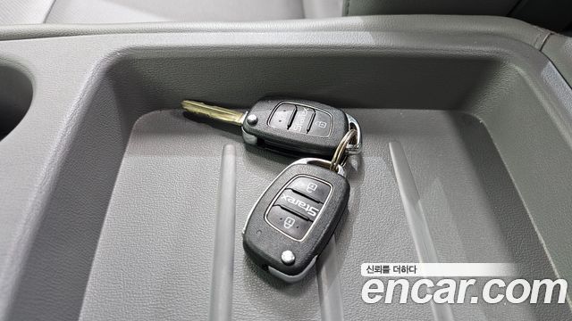 Hyundai Grand Starex School Bus 2019 — фото 16